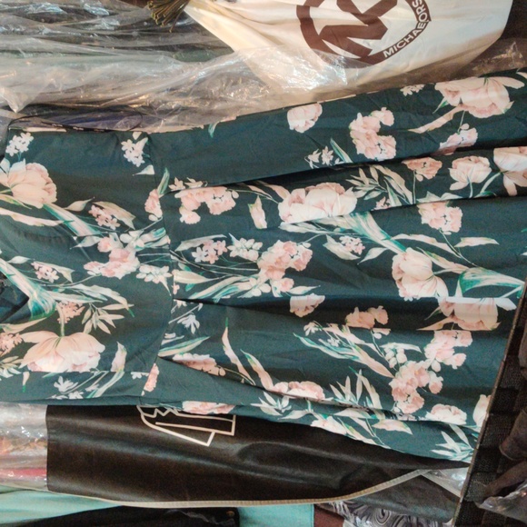 City chic fresh floral jade . 14w & 18w New in package - Picture 8 of 9